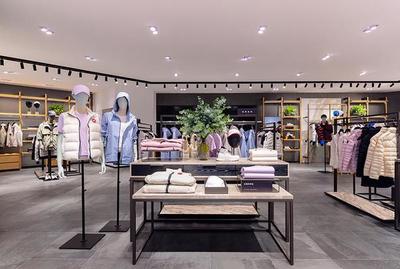 读者情怀落幕深圳湾迎新，服饰零售格局现新貌