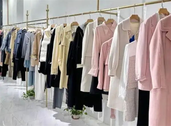 早安麦田女装 打造都市女性的时尚衣橱新体验